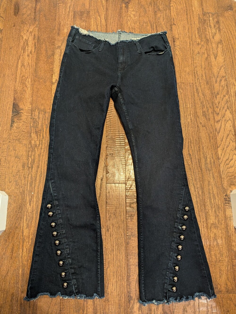 Y2K Cowgirl tuff Co Vintage jeans With Ultra Flare & Silver Button Details Sz 34